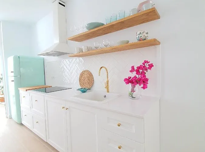 Alayna's Homes דירה *