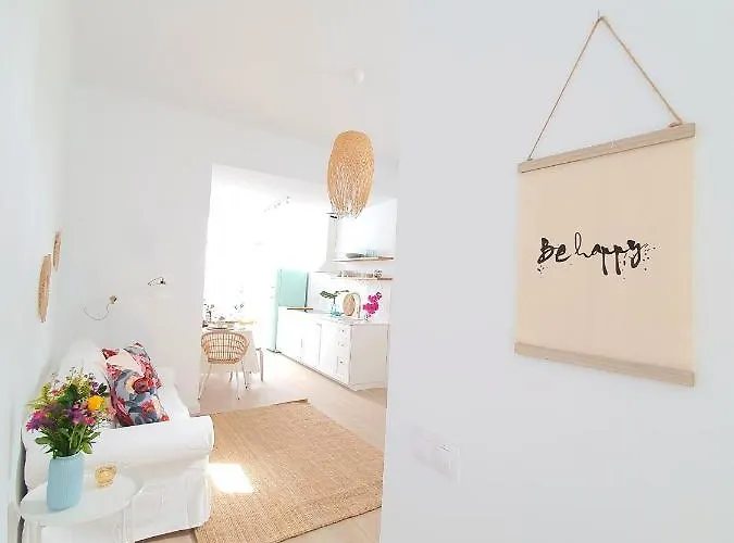 Alayna's Homes Apartmán
